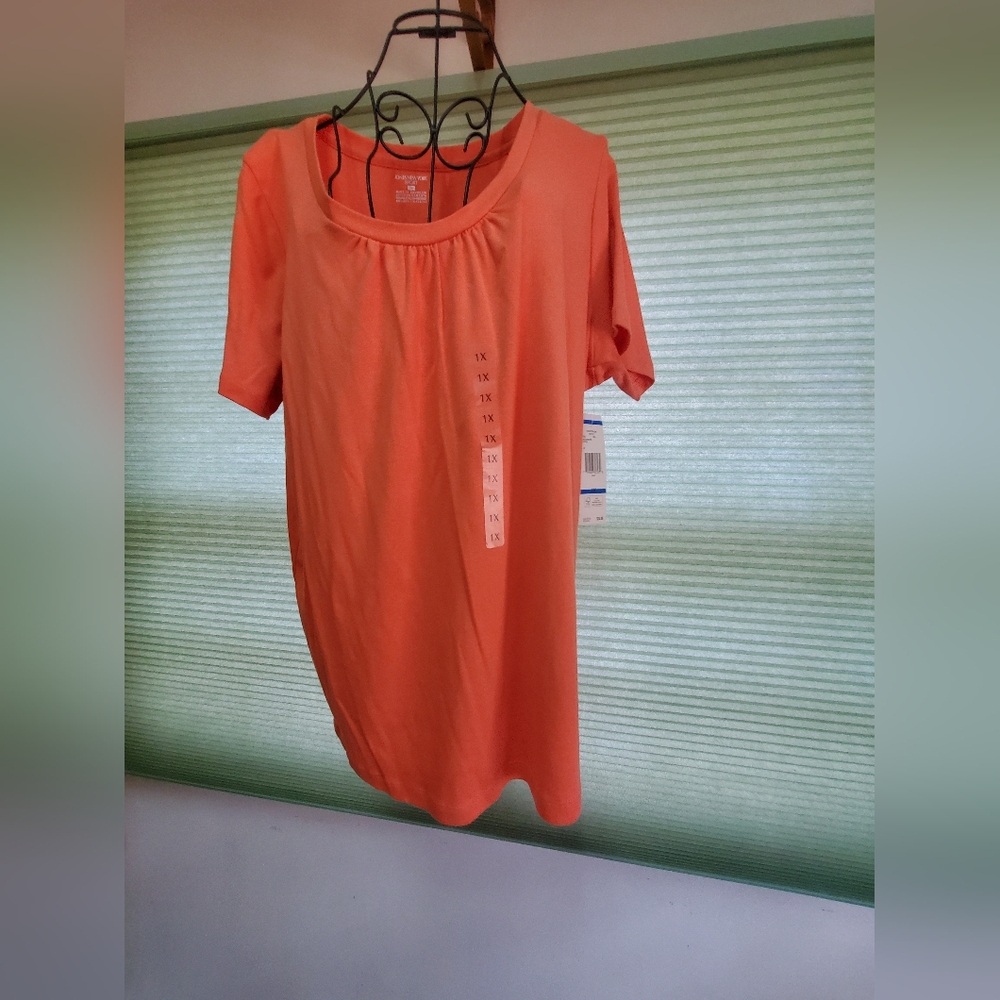 Women's short sleeve pullover top size1X